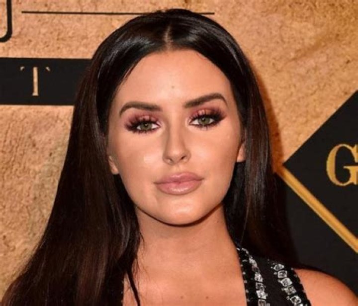 Abigail Ratchford Height, Weight, Measurements, Bra Size, Shoe Size