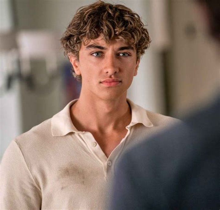 Actor Gavin Casalegno Anti-Feminist And Anti-Vaxx Instagram Posts Go Viral As Controversy Drama Blows Up - SarkariResult