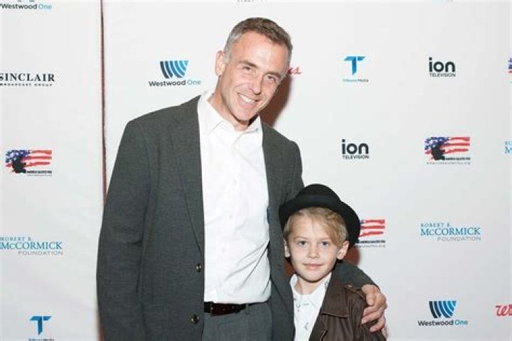 David Eigenberg Wife, Children, Net worth, Height, Movies