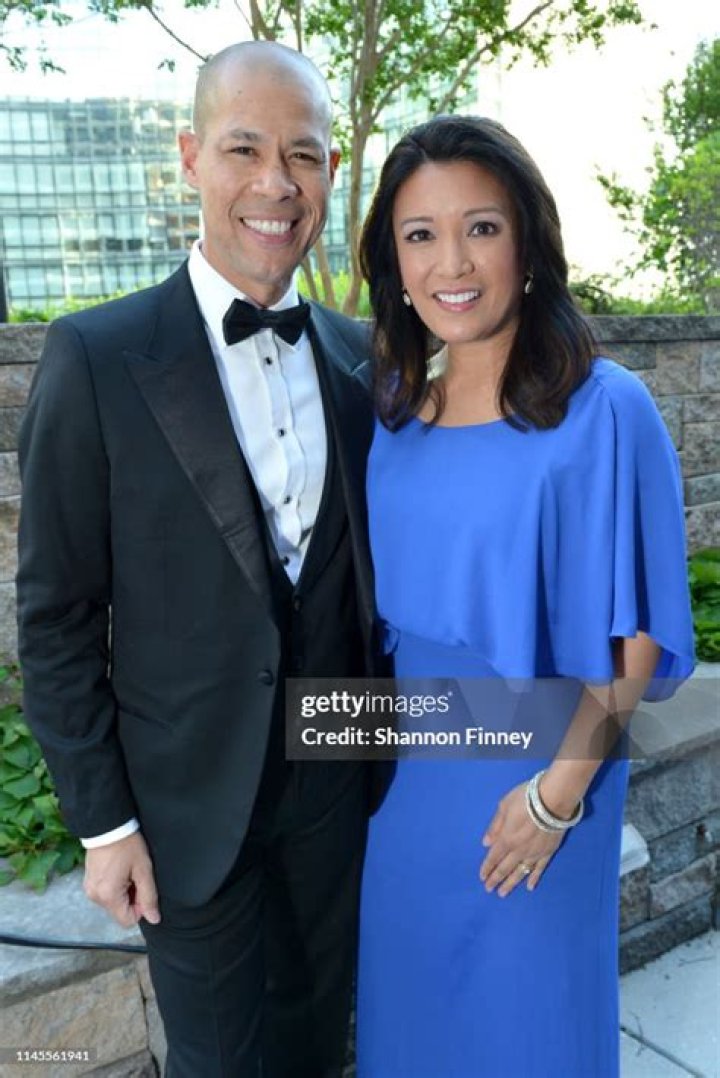 Elaine Quijano, Dating, Boyfriend, Career, Profession, Net Worth, Salary, Wiki, Age, Height