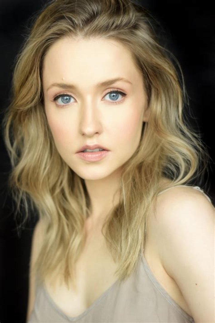 Emily Tennant Height, Weight, Body Measurements, Bra Size, Shoe Size