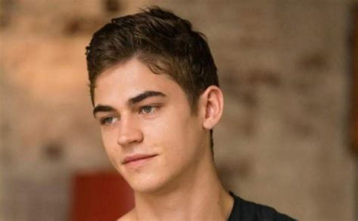 Hero Fiennes Tiffin Height, Weight, Body Measurements, Shoe Size
