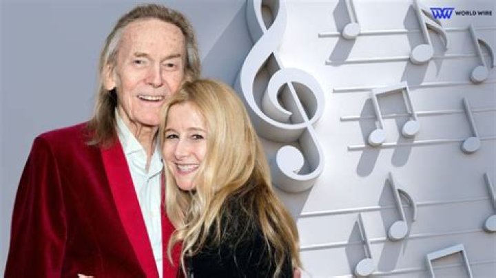 Joe Sugg Net Worth: Career, Family, Age, Income, Wiki, Bio, All You Need to Know - SarkariResult