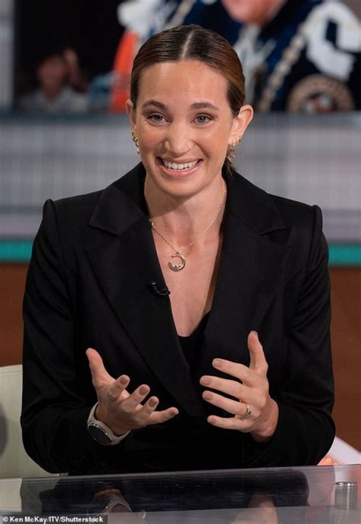 Laura Wright Net Worth: Details About Bf, Income, Movie, Career, Cars, Age - SarkariResult