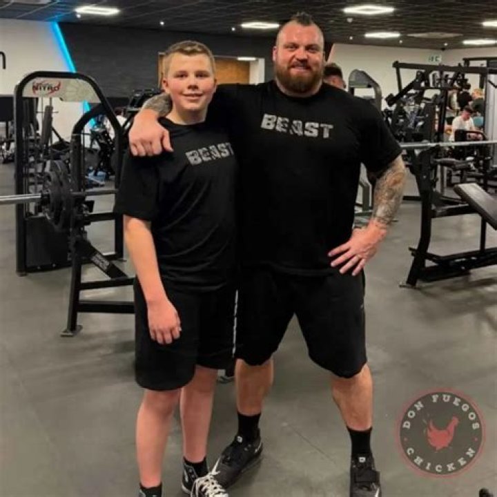 Mike Hall Height, Weight, Net Worth, Age, Wiki, Who, Instagram, Biography