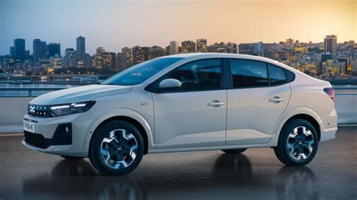 Sam Logan Net Worth & How He Built His Fortune - SarkariResult