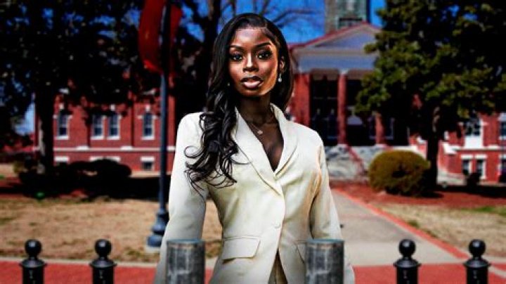 Taylor LaShae Dating, Boyfriend, Net Worth, Makeup, Facts, Wiki-Bio