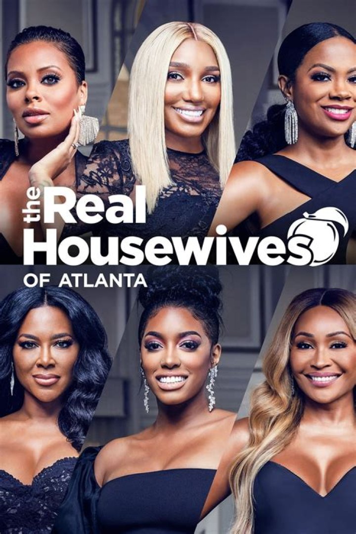 The Hairstylist of The Real Housewives of Atlanta Dwight Eubanks was gay, but is he married to a girl now? Let’s find out more on his soon to be wife!
