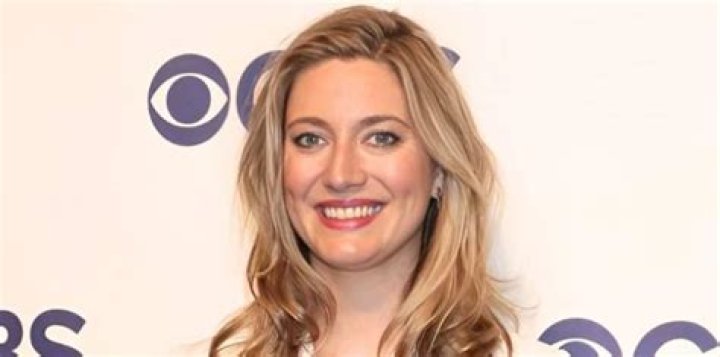 Zoe Perry Height, Weight, Measurements, Bra Size, Shoe Size